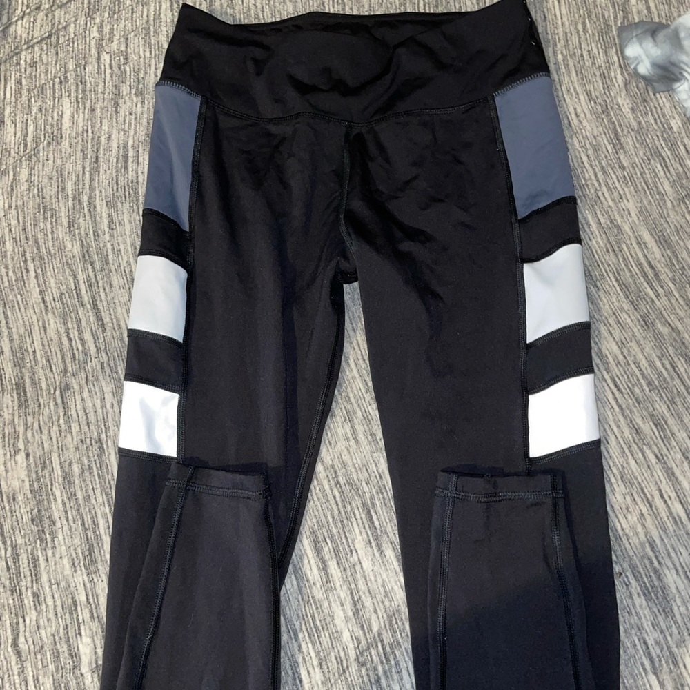 Athletic leggings
